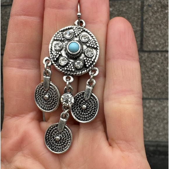 Jewelry - Single Unmatched Vintage Western Turquoise Silvertone Chandalier Earring